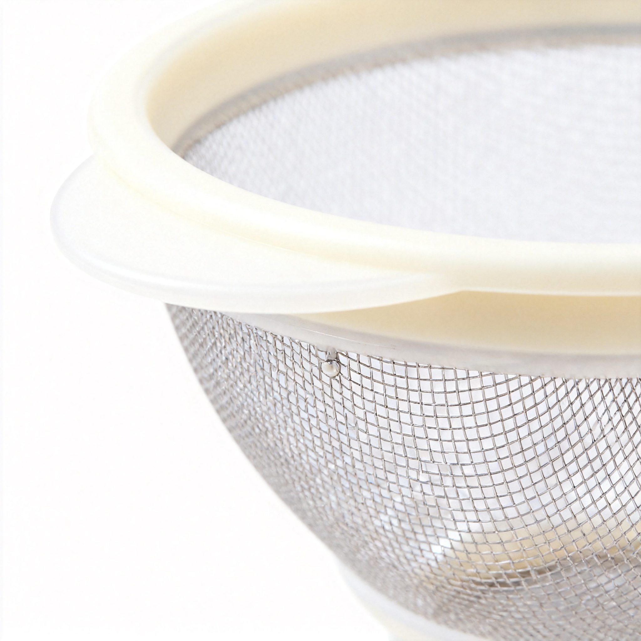 🍜 Multi-Purpose Stainless Steel Strainer Basket – Fine Mesh Filtering Tool for Easy Washing, Draining & Cooking Preparation